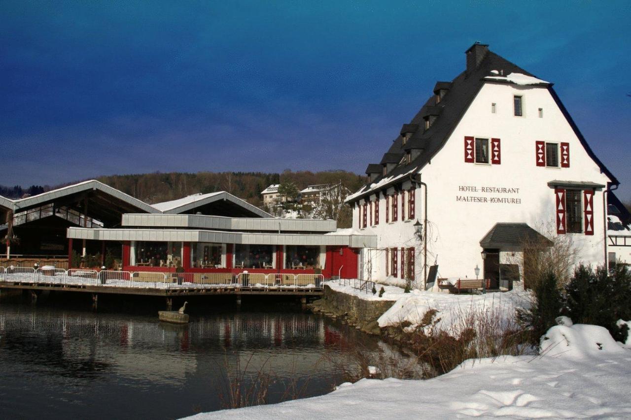 Malteser Komturei Hotel / Restaurant Bergisch Gladbach Exterior photo